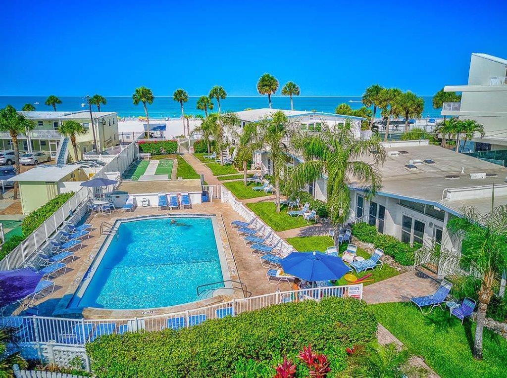 Sea Crest Aparthotel Point O'Rocks Exteriör bild